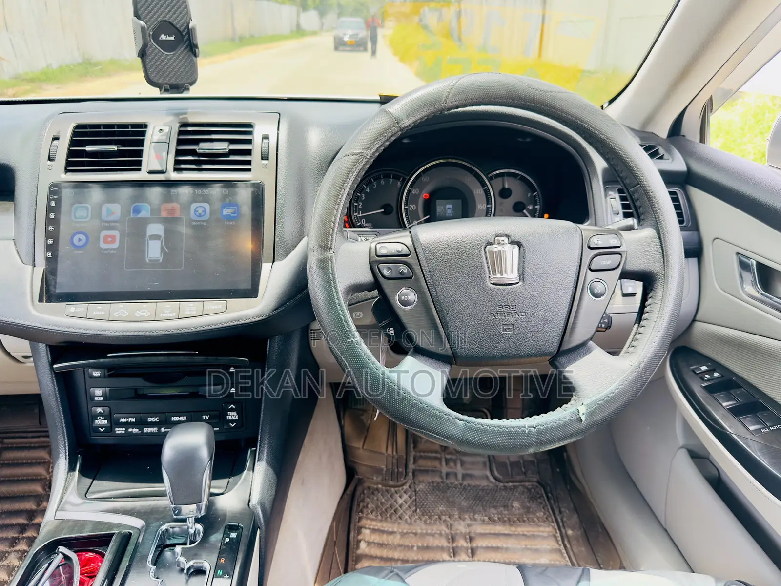 Toyota Crown 2010 Silver