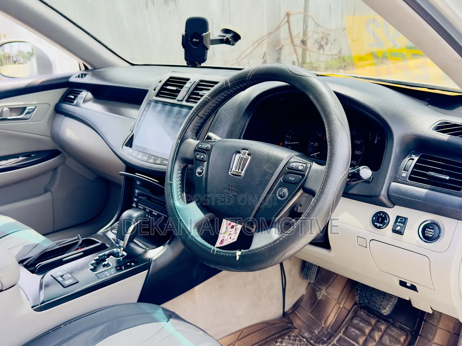 Toyota Crown 2010 Silver