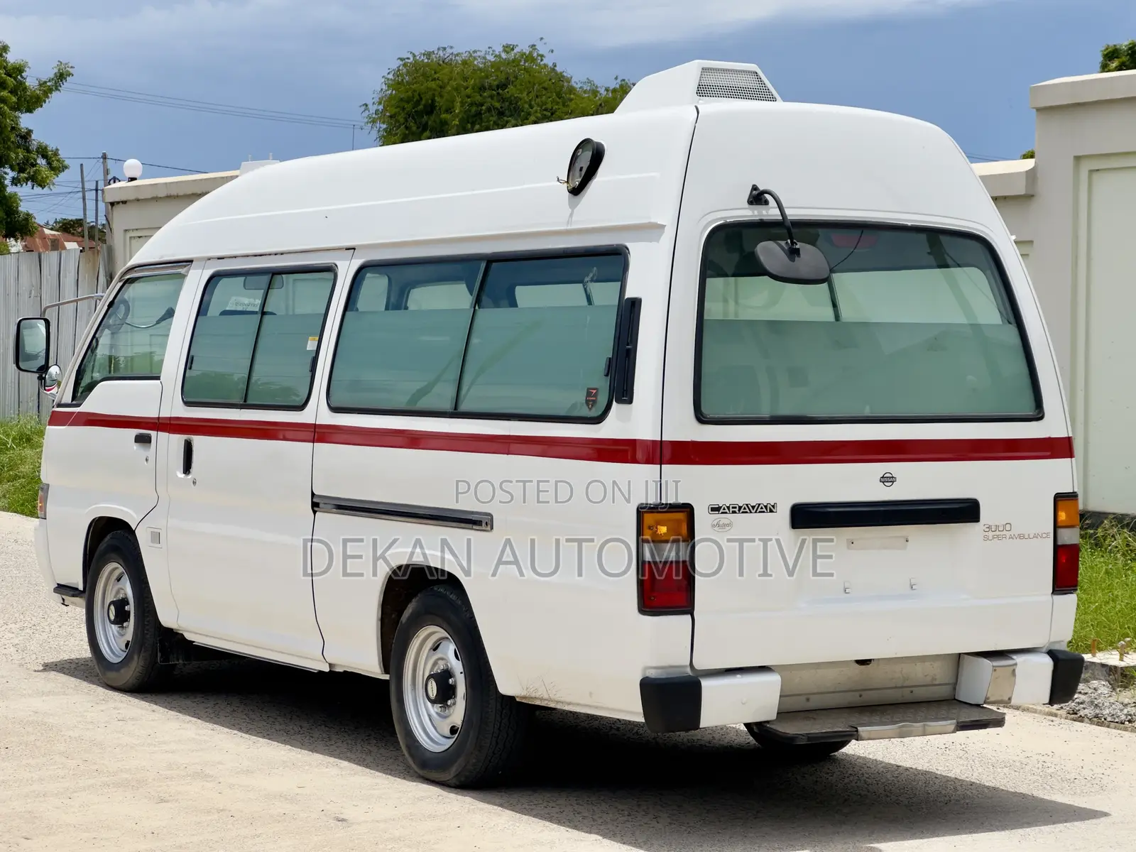 Nissan Caravan (Urvan) 2002 White