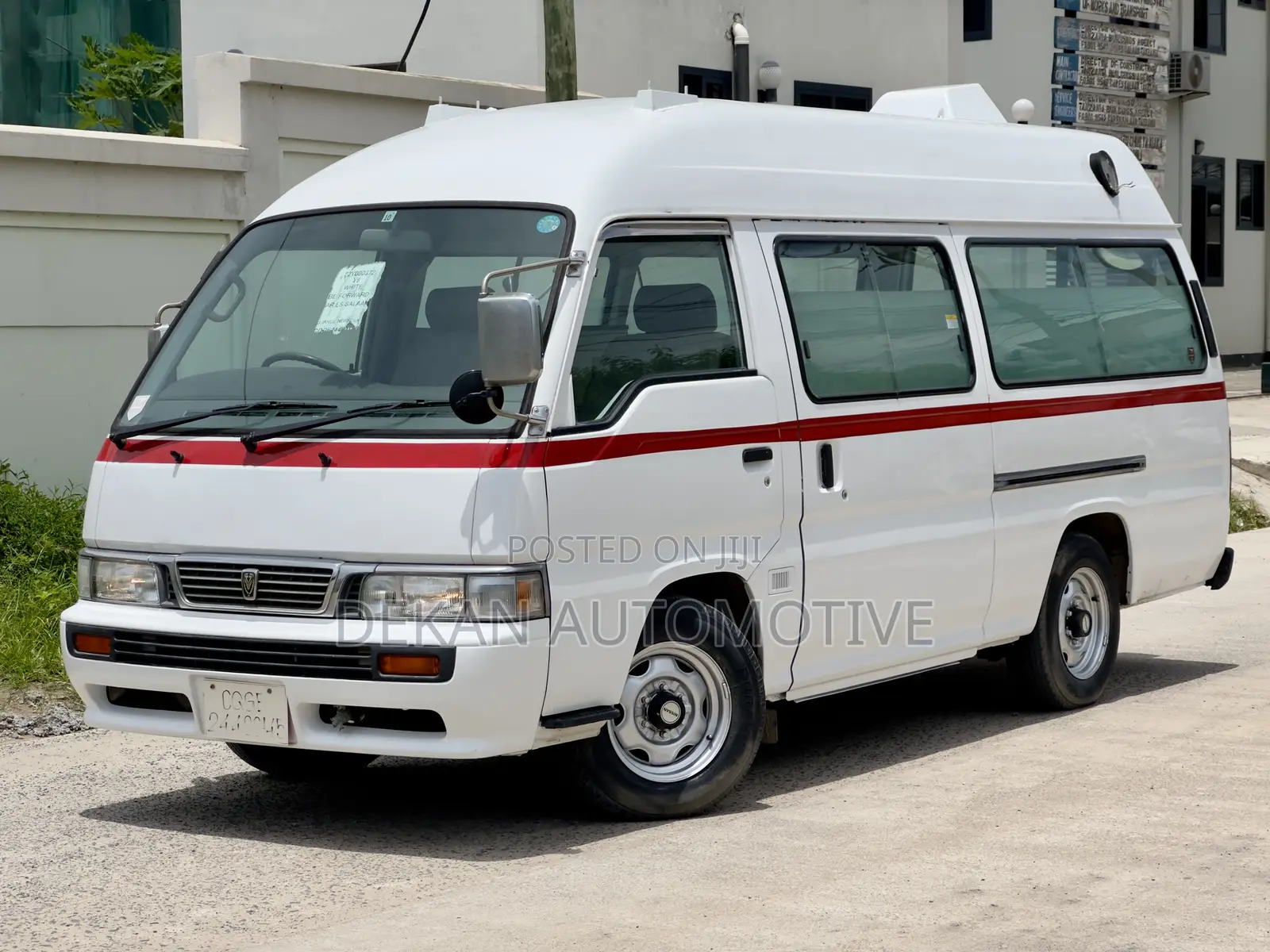 Nissan Caravan (Urvan) 2002 White