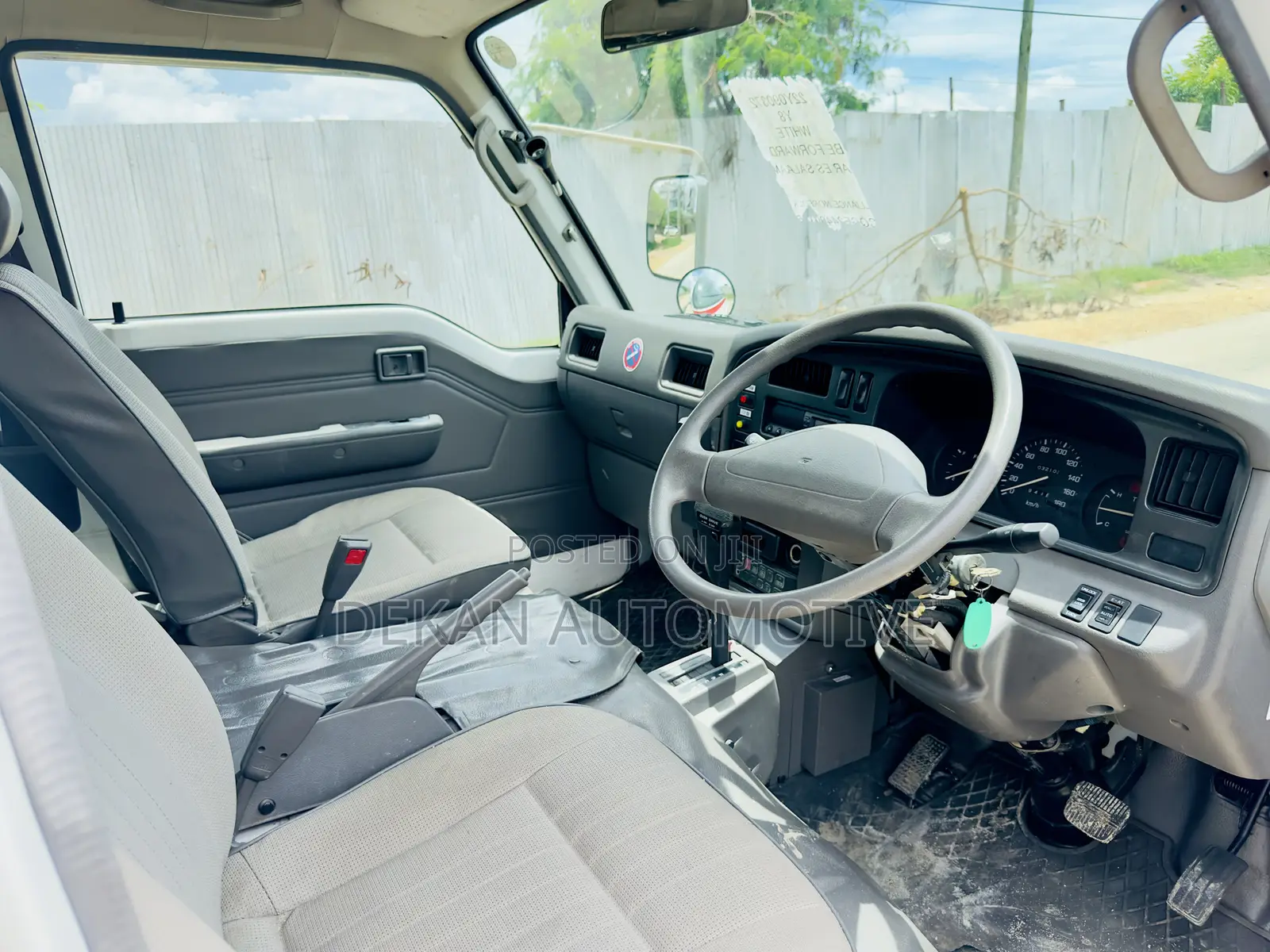 Nissan Caravan (Urvan) 2002 White