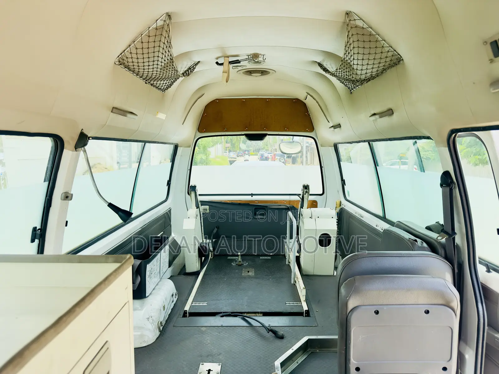 Nissan Caravan (Urvan) 2002 White