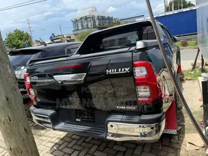 Toyota Hilux 2023 Black