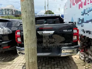 Toyota Hilux 2023 Black