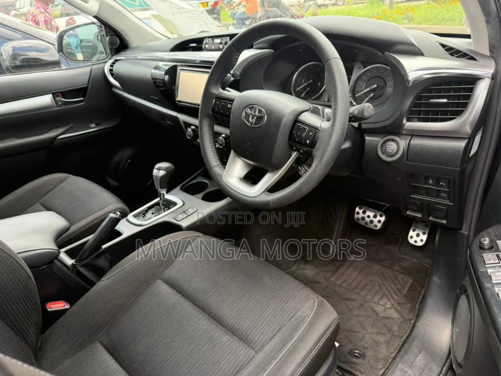 Toyota Hilux 2023 Black
