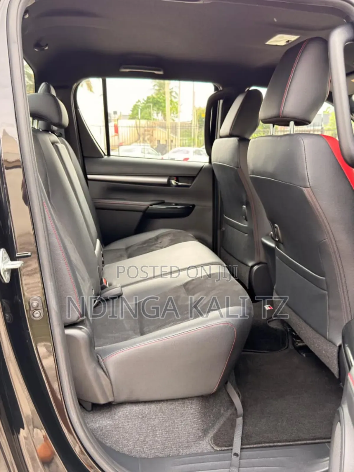 Toyota Hilux 2022 Black