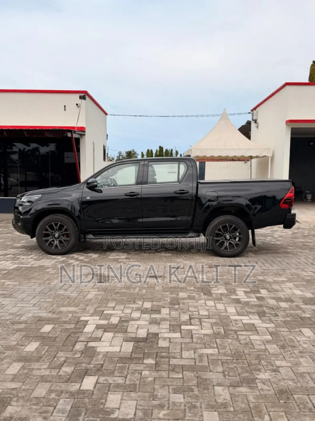 Toyota Hilux 2022 Black