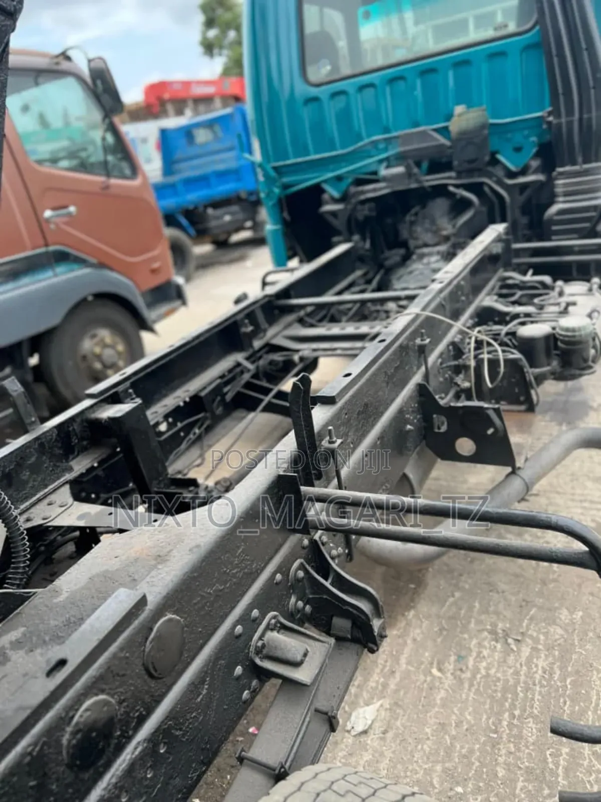 Fuso Tiper Engine 6d17 Color Blue Long Tray Address