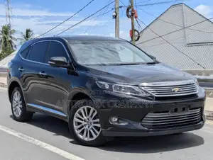 Toyota Harrier 2.0 4WD 2017 Black
