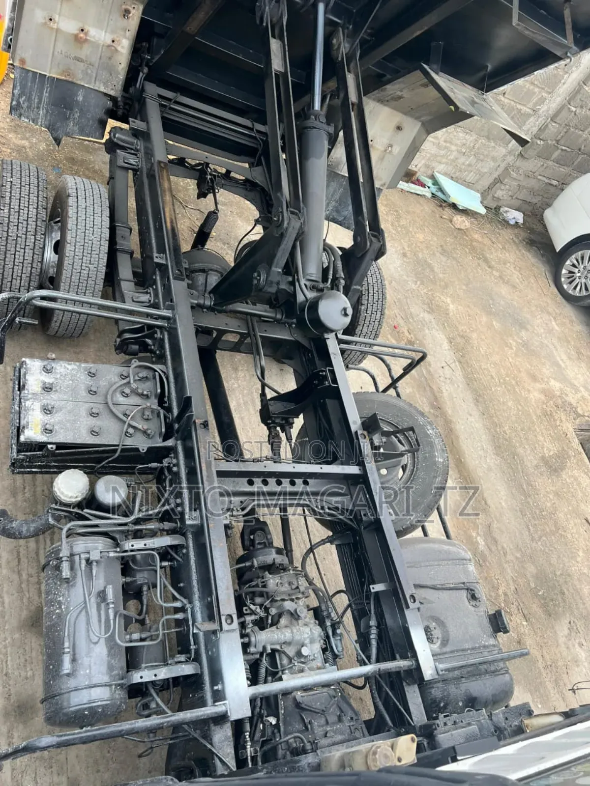 Fuso Tiper Engine 6d17 Color White Long Tray Address