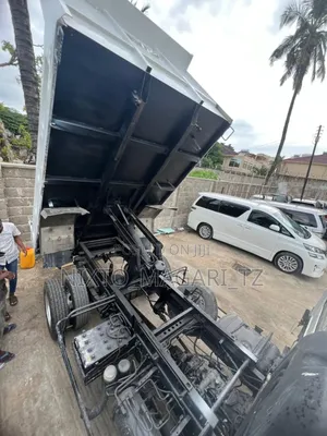Fuso Tiper Engine 6d17 Color White Long Tray Address