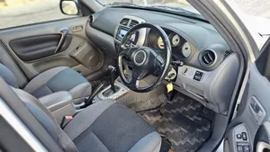 Toyota RAV4 2.0 D 2002 Silver