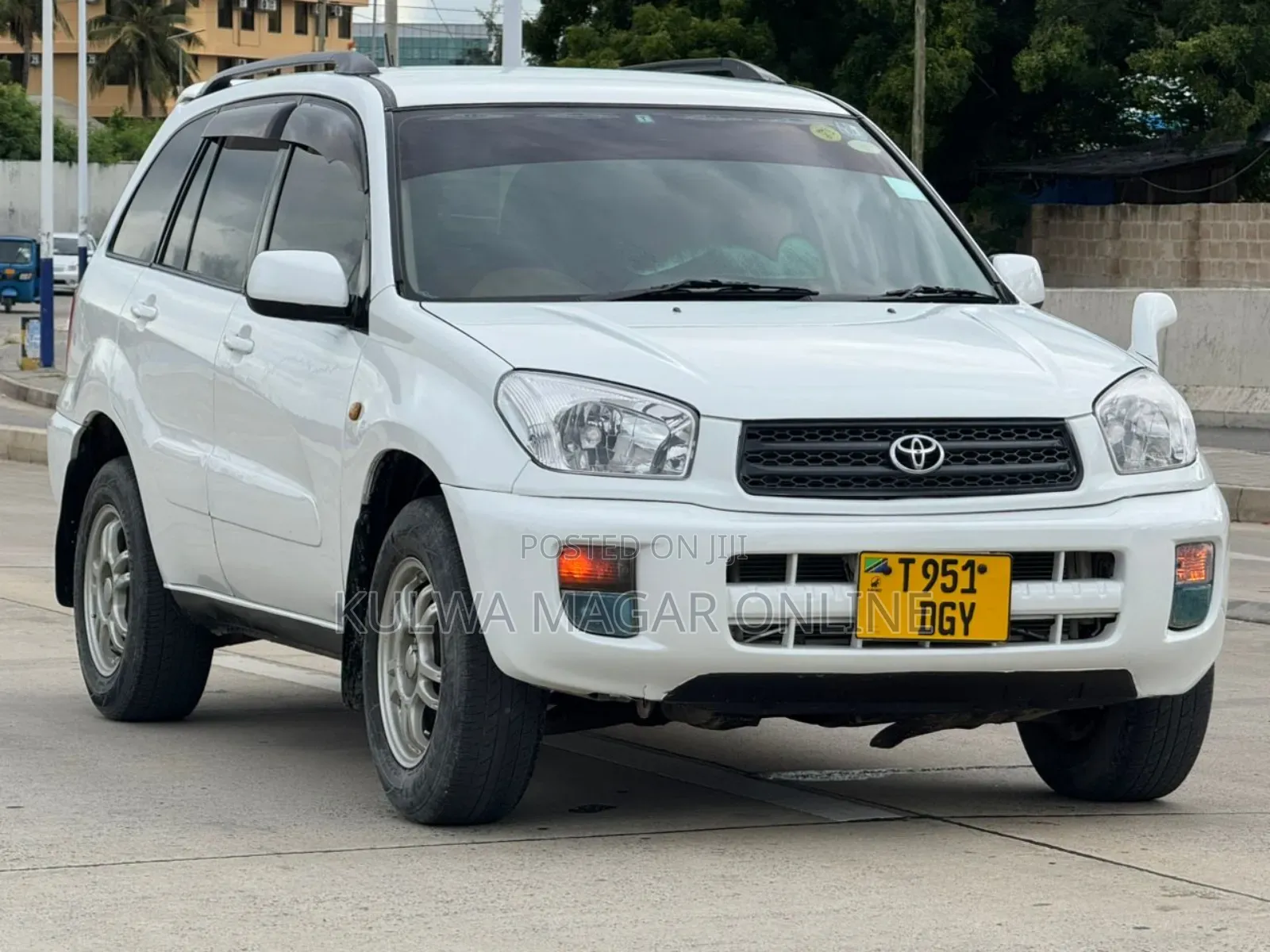 Toyota RAV4 2004 White