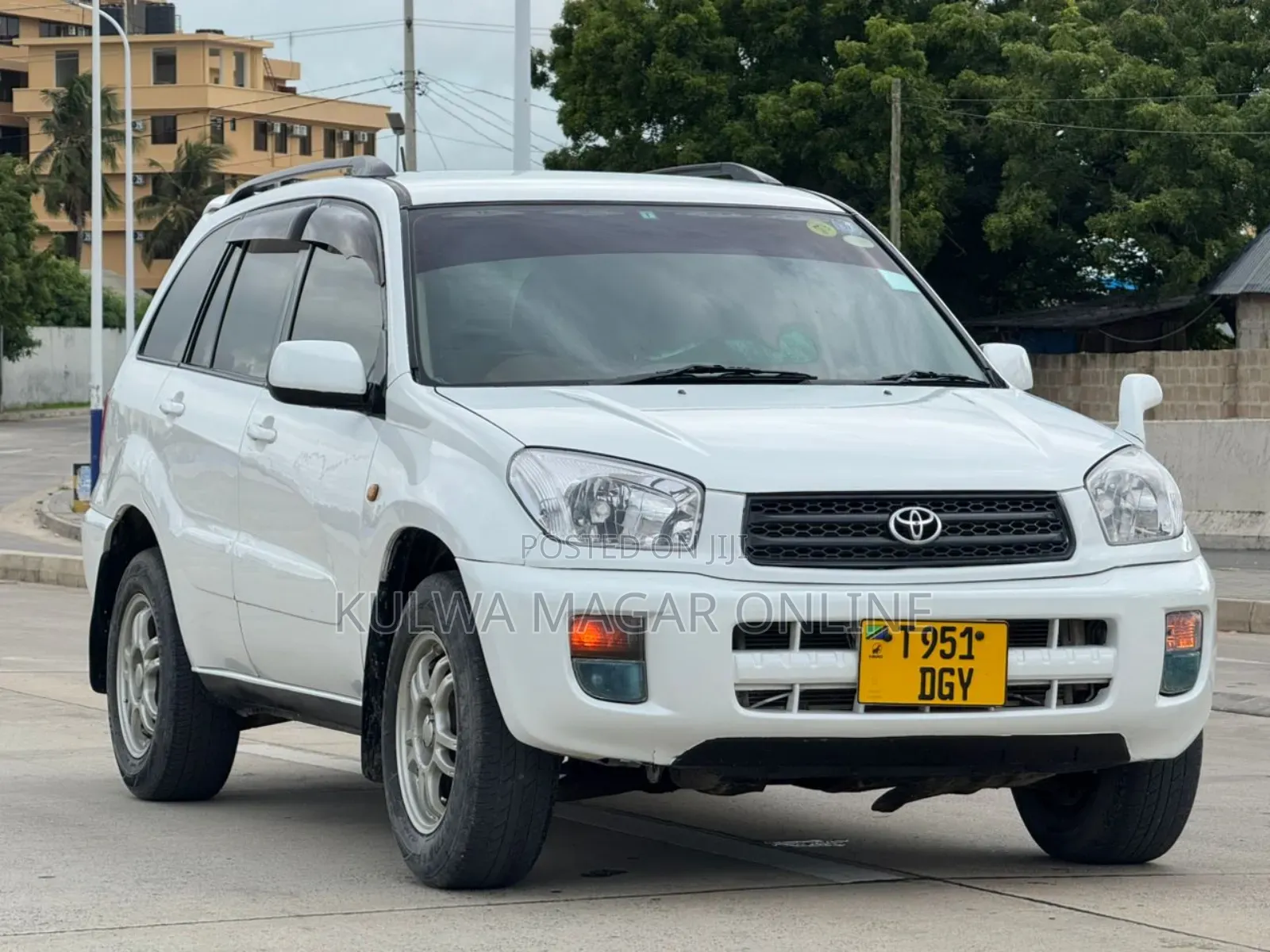 Toyota RAV4 2004 White