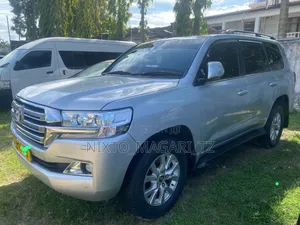 Toyota Land Cruiser 2017 Silver
