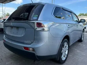 Mitsubishi Outlander 2013 Silver