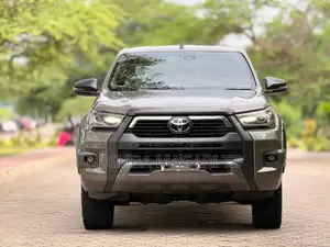 Toyota Hilux 2021 Gray