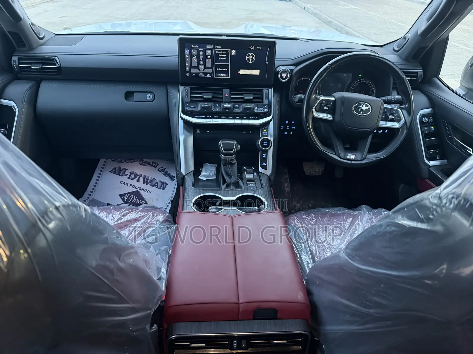 Toyota Land Cruiser LC300 2024 White