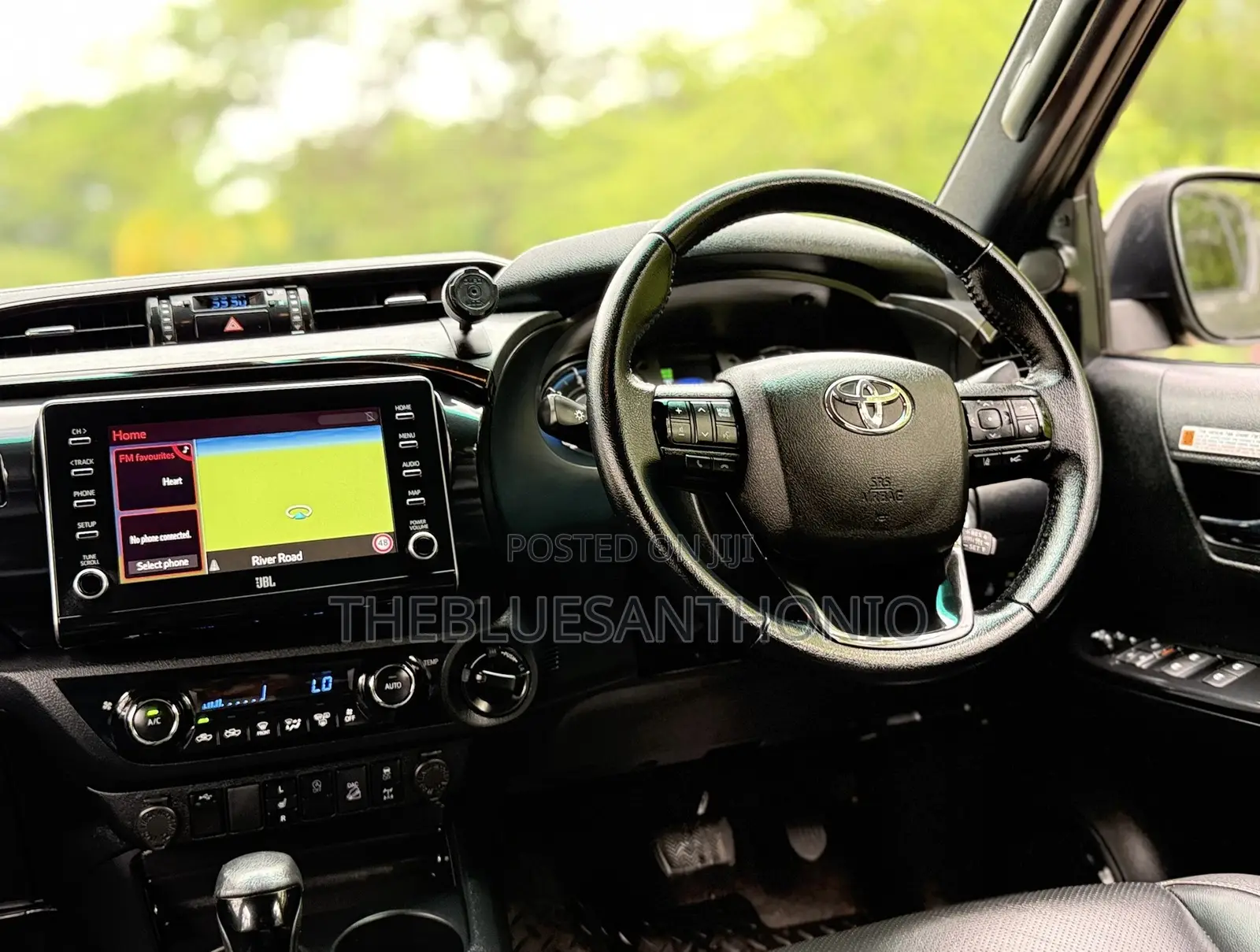 Toyota Hilux 2021 Beige