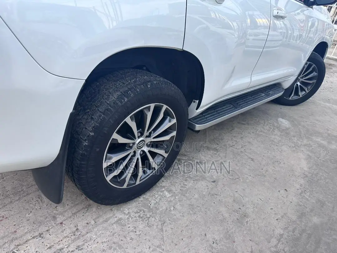 Toyota Land Cruiser Prado 2.8 2020 Off white
