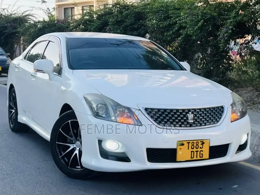 Toyota Crown 2008 White