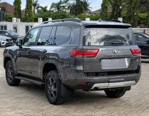 Toyota Land Cruiser 2024 Gray