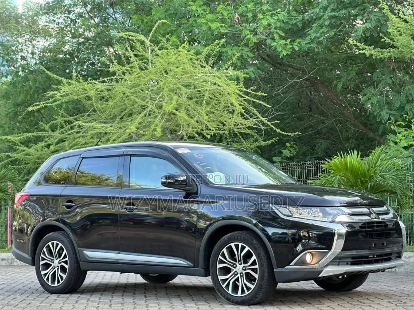 Mitsubishi Outlander 2016 Burgundy