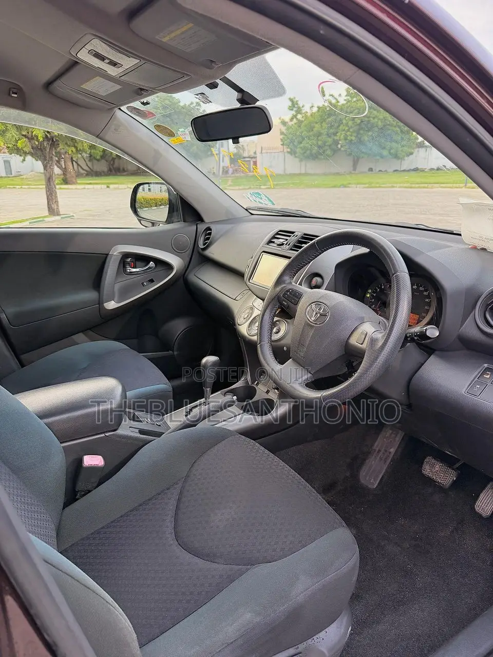 Toyota Vanguard 2010 Black