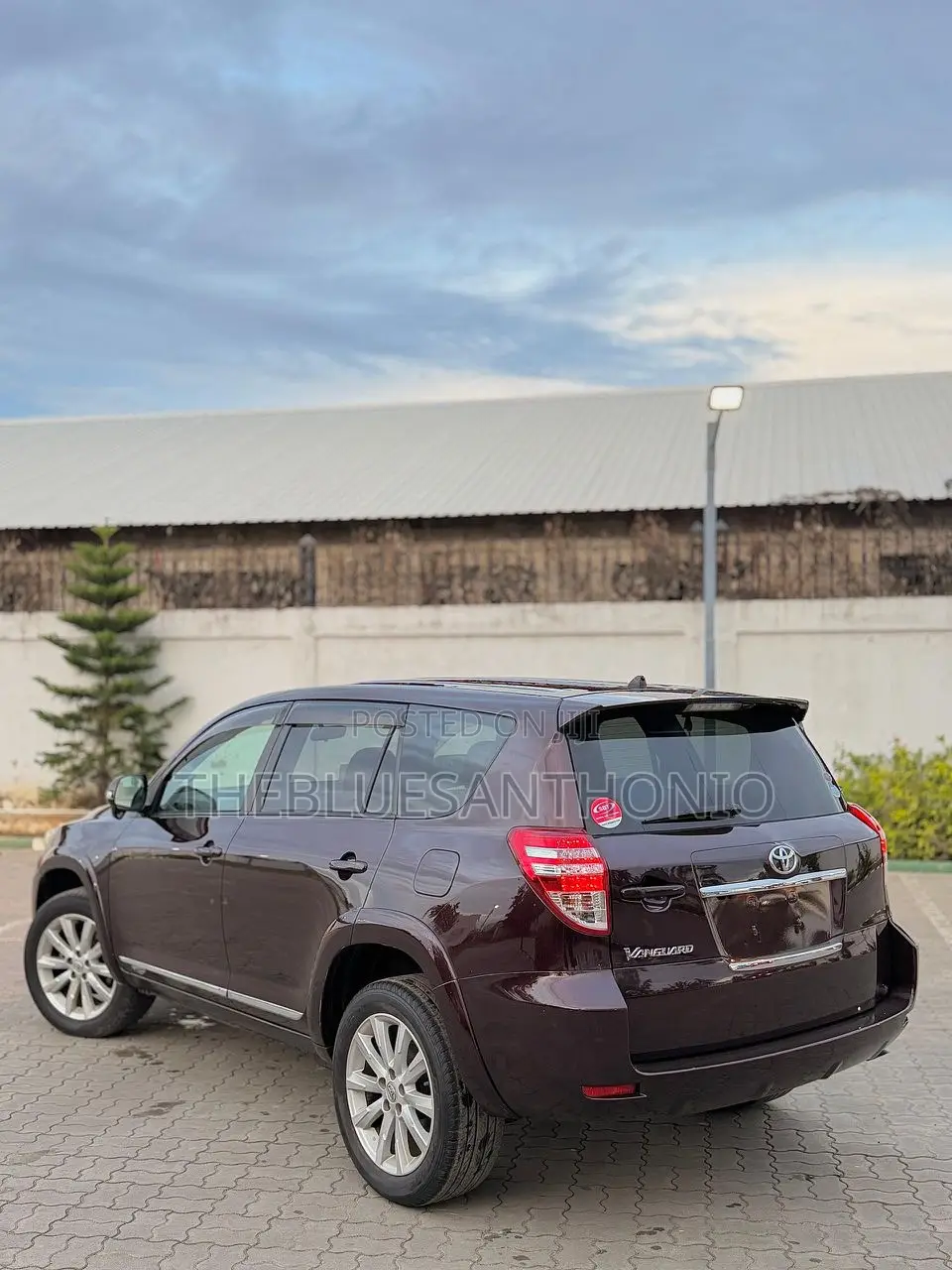 Toyota Vanguard 2010 Black