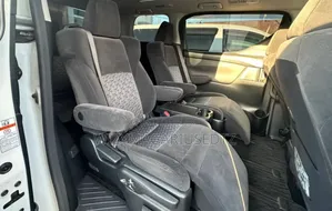 Toyota Alphard 2015 Off white