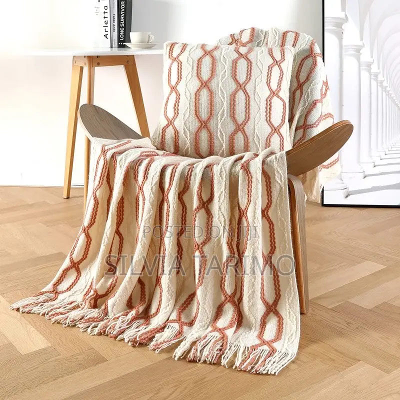 Luxury Sofa Throw Blanket With Matching Cushion – Modern Design