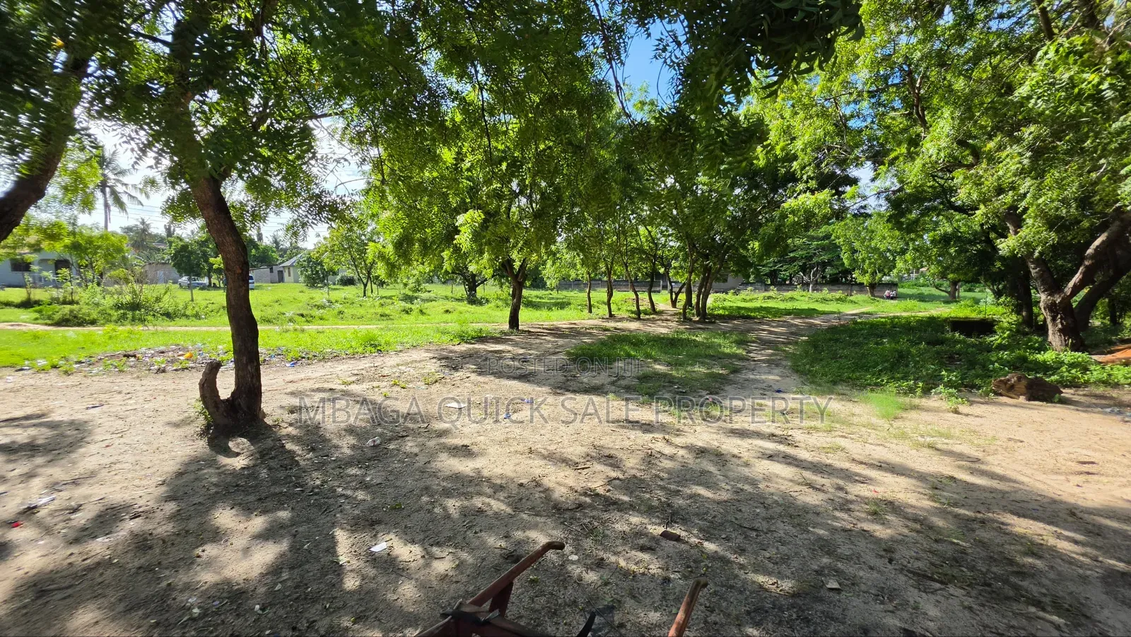 Plot Area SQM 1000 for Sale at Salasala