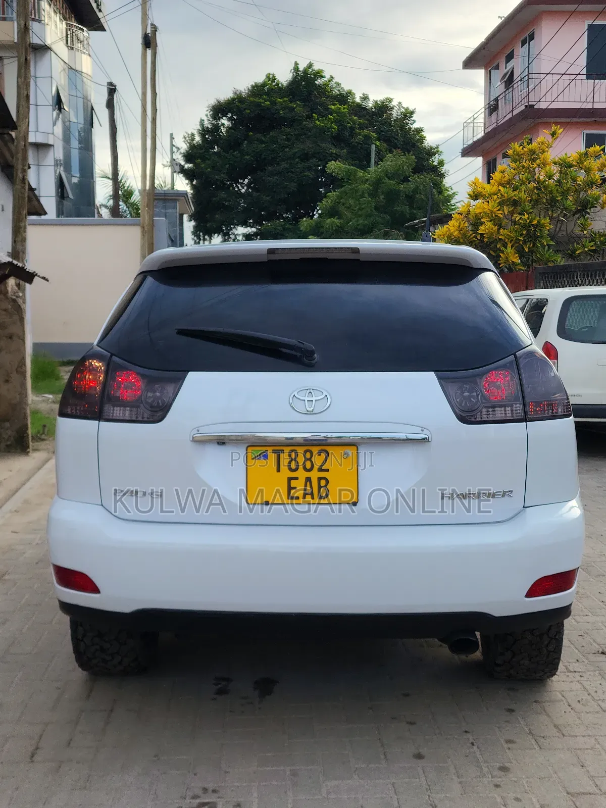 Toyota Harrier 2006 White