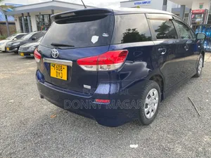 Toyota Wish 2012 Blue