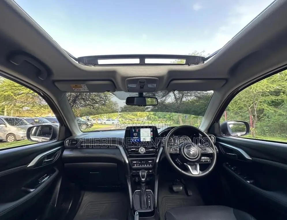 Suzuki Vitara 2023 Red