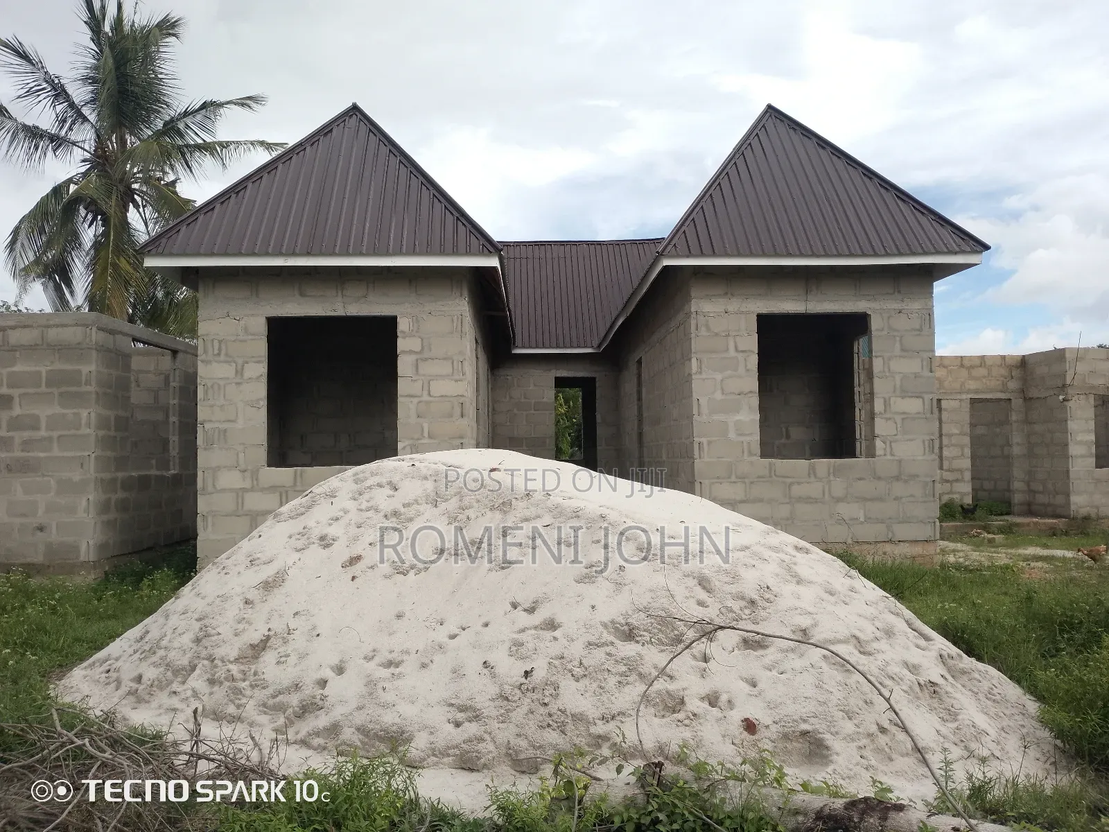 4bdrm Apartment in Tanzania Daresalaam, Ilala for sale
