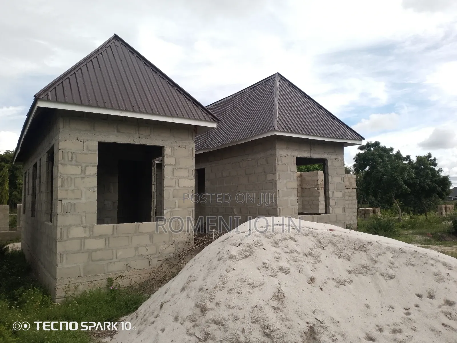 4bdrm Apartment in Tanzania Daresalaam, Ilala for sale