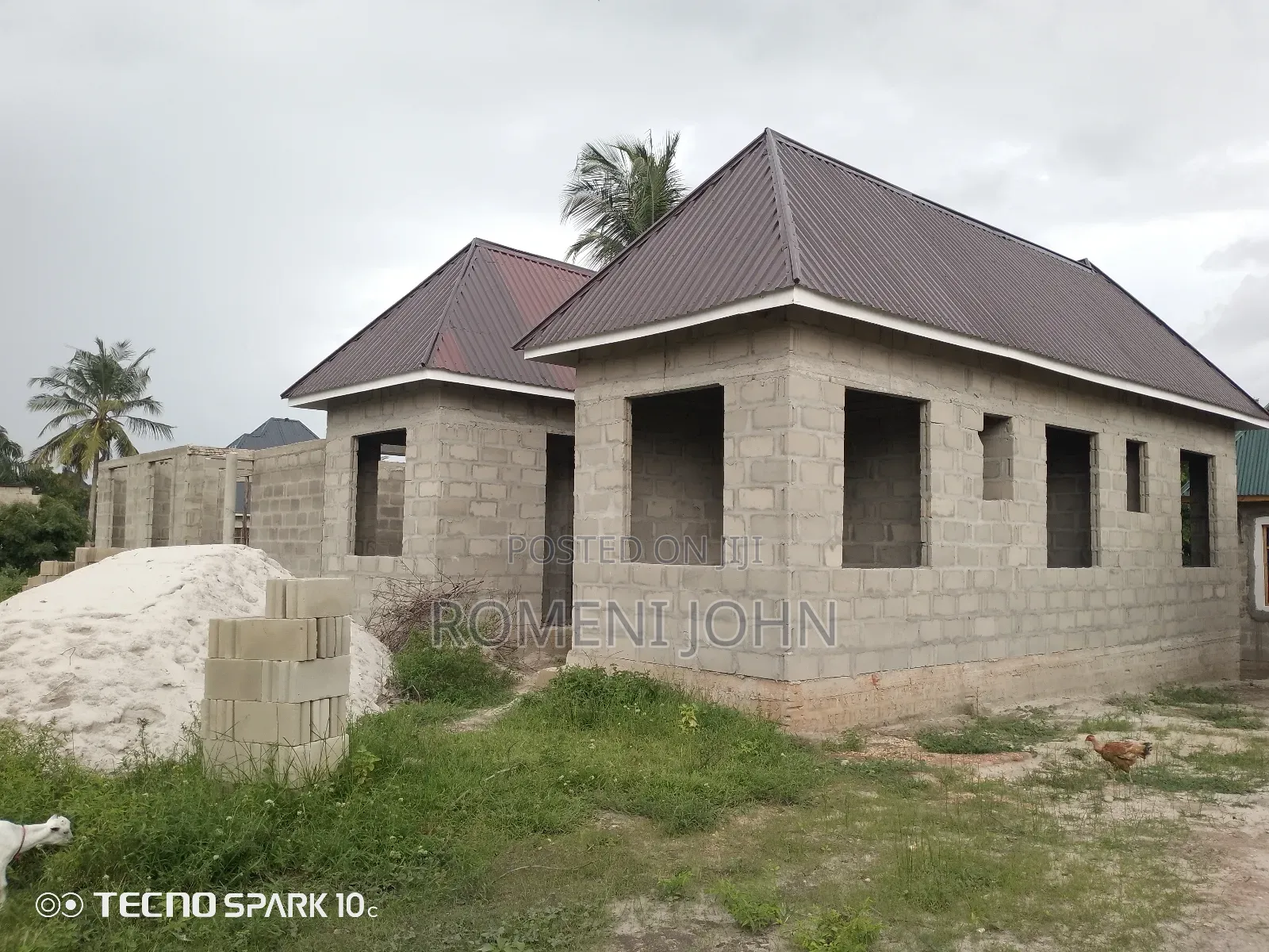4bdrm Apartment in Tanzania Daresalaam, Ilala for sale