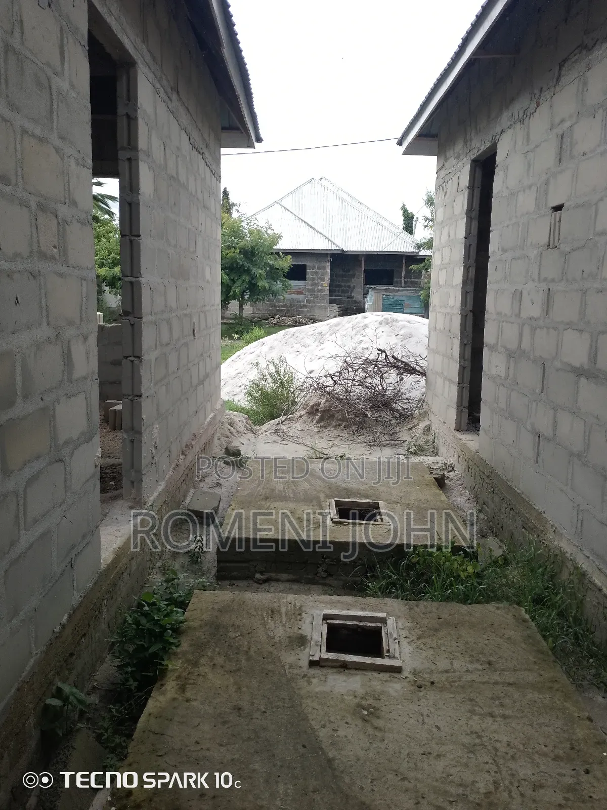 4bdrm Apartment in Tanzania Daresalaam, Ilala for sale
