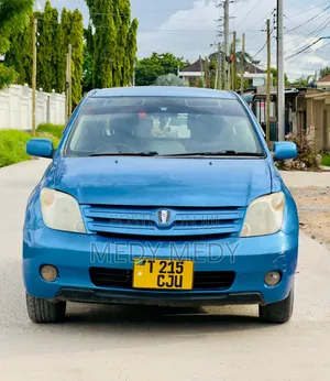 Toyota IST 2004 Blue