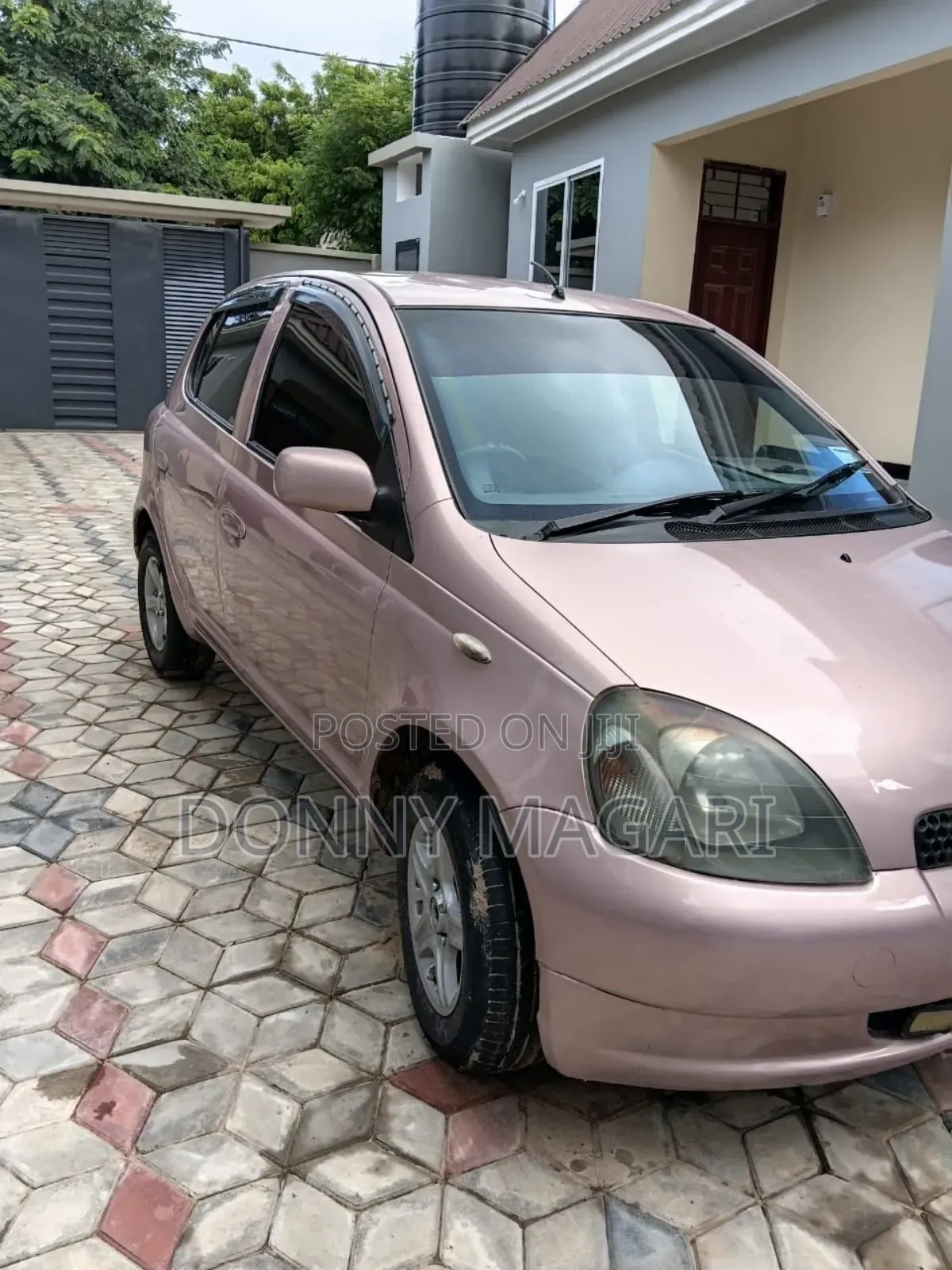 Toyota Vitz 2002 Pink