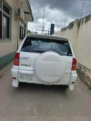 Toyota RAV4 2001 White