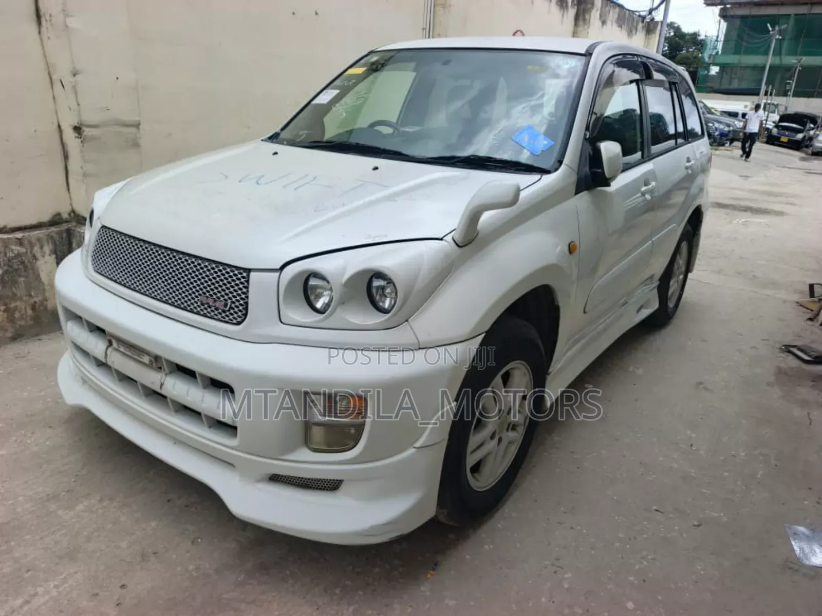 Toyota RAV4 2001 White