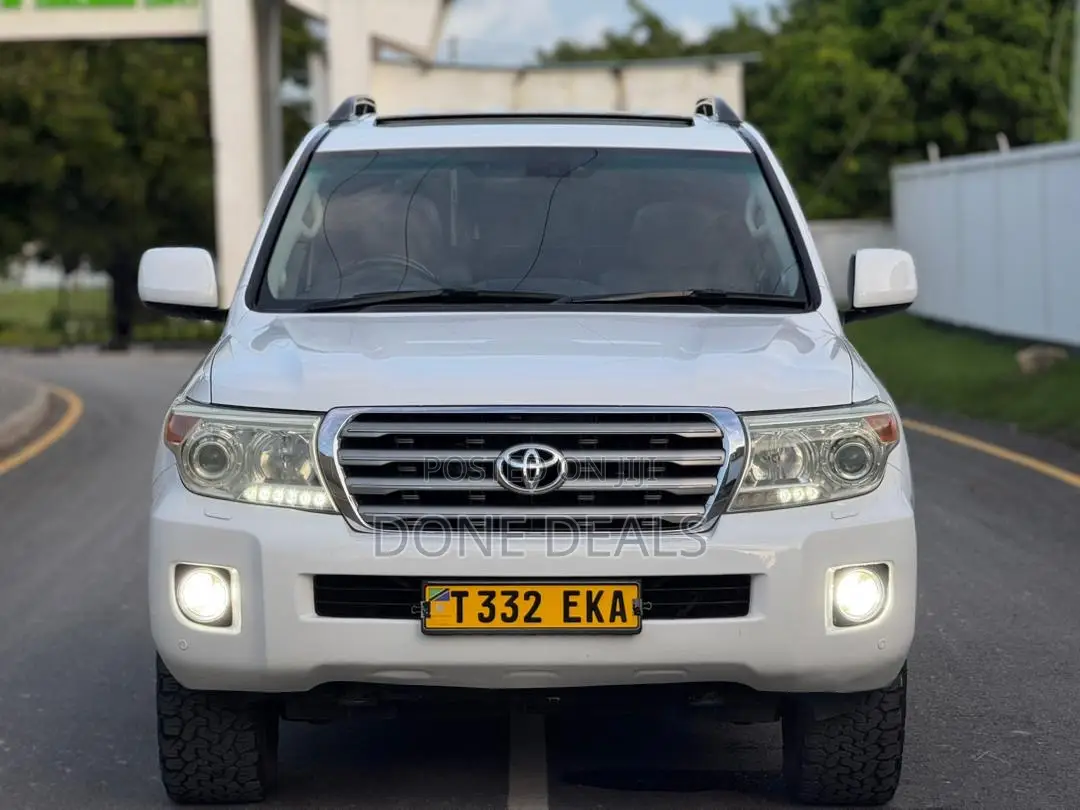 Toyota Land Cruiser 2014 White