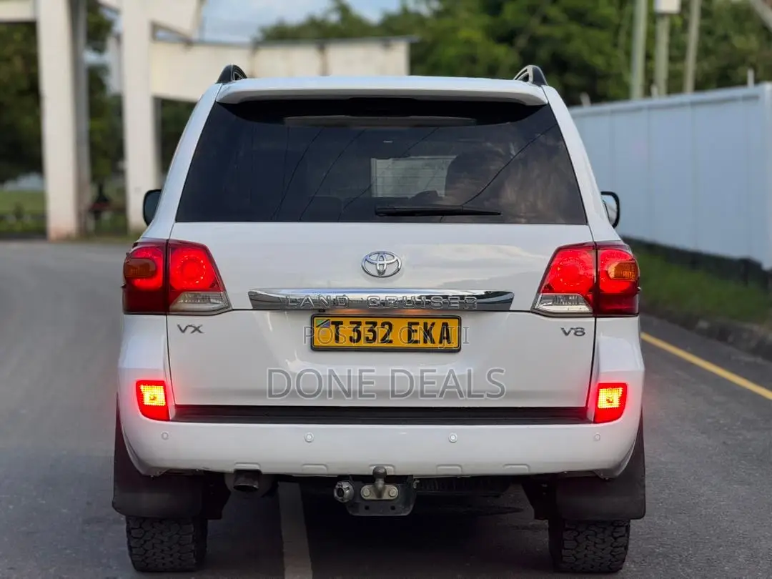 Toyota Land Cruiser 2014 White
