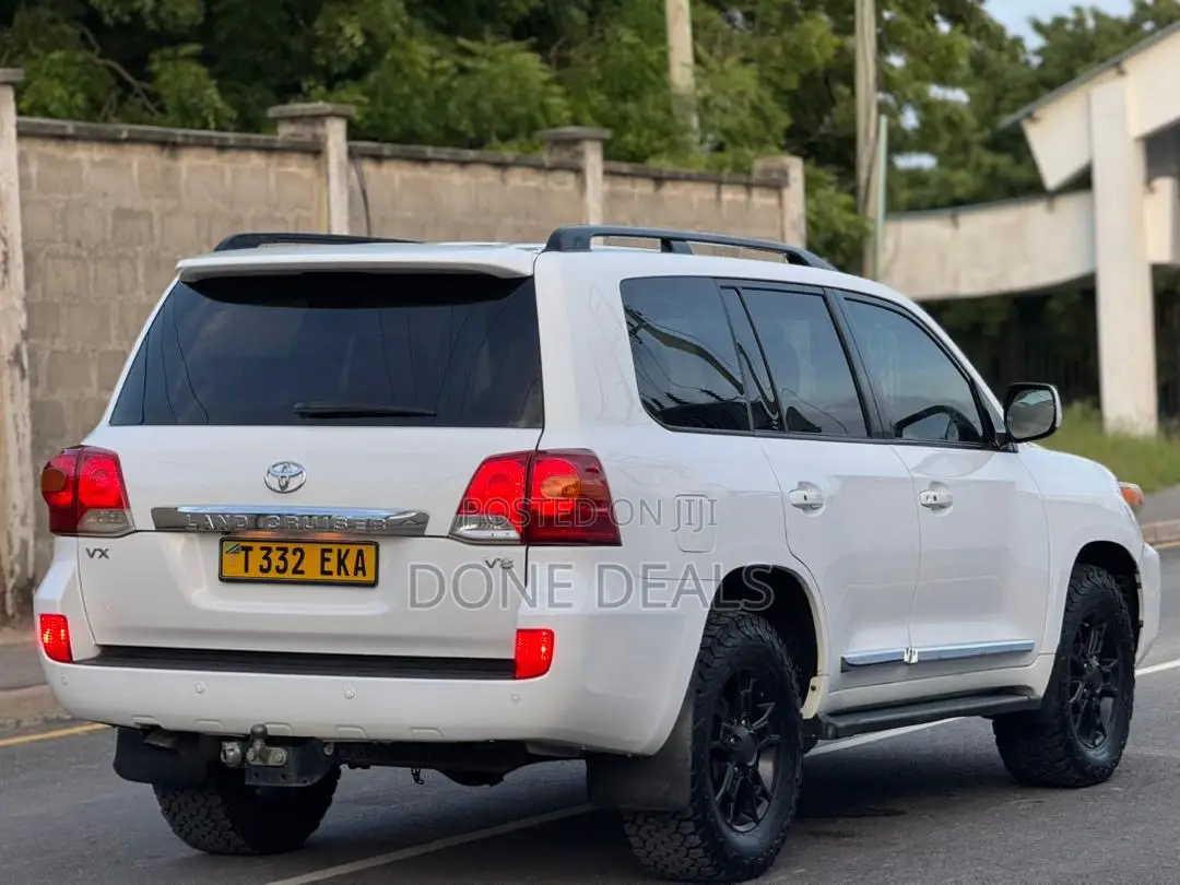 Toyota Land Cruiser 2014 White