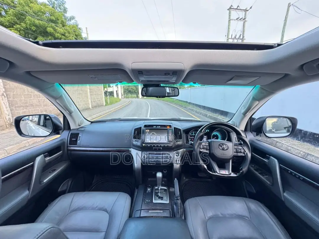 Toyota Land Cruiser 2014 White