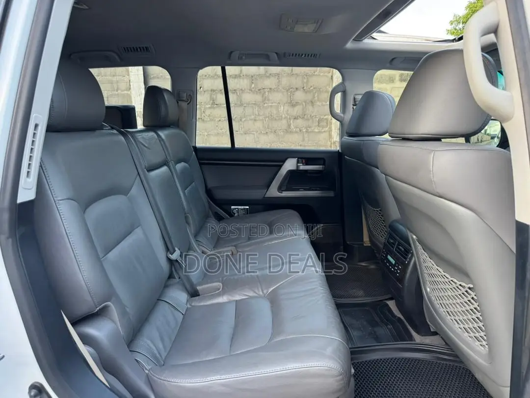 Toyota Land Cruiser 2014 White
