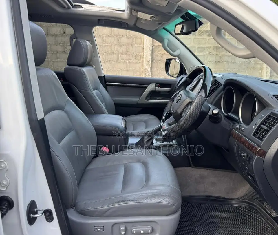 Toyota Land Cruiser 2014 White