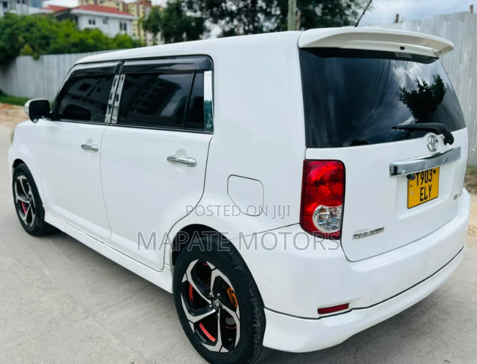 Toyota Corolla Rumion Hatchback 1.5 FWD 2009 White